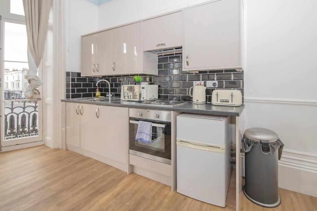 Flash Sales Offer - Any Week Day No Minimum Night Restrictions Central Hove 1 Bedroom Flat Bn38Bru02 Екстер'єр фото